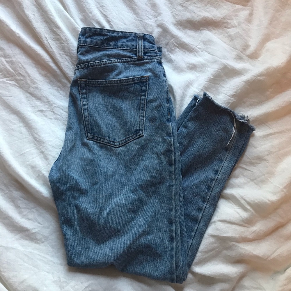 Brandy Melville Cut off High Rise Jeans